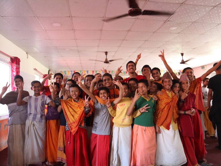 Travel and Teach Program - RH